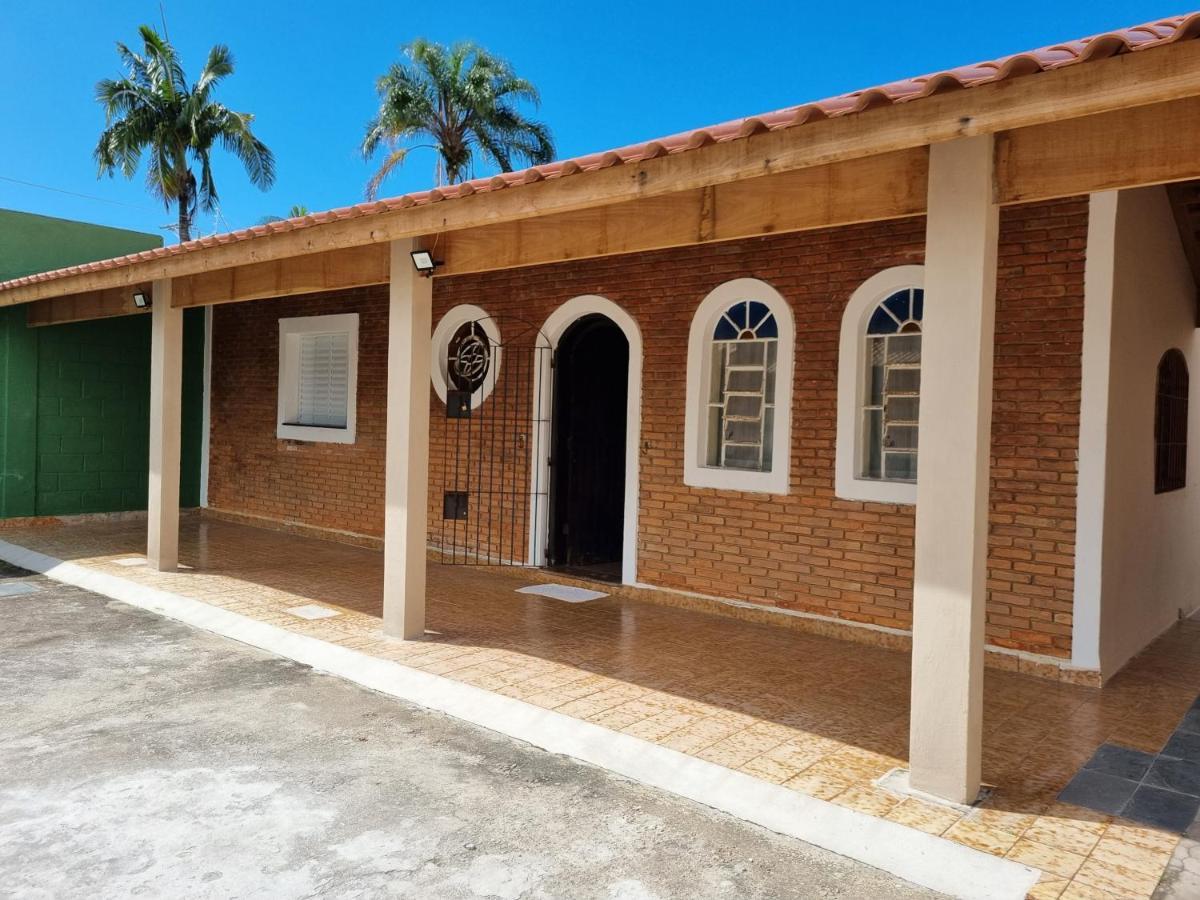 Confortavel Casa Com Piscina E Churrasqueira A 100m Da Caraguatatuba