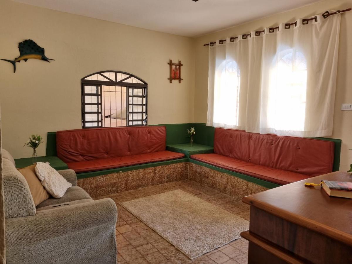 Confortavel Casa Com Piscina E Churrasqueira A 100m Da Holiday home